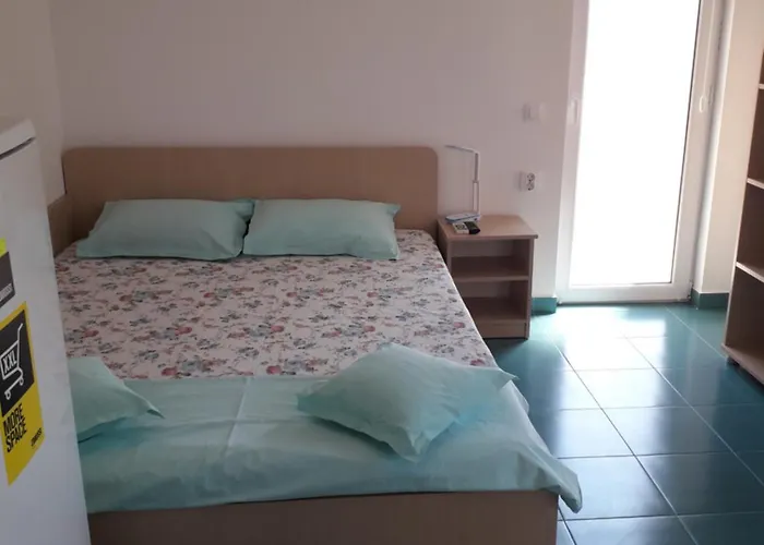 Casa Nina Gazde/Camere de închiriat Eforie Nord