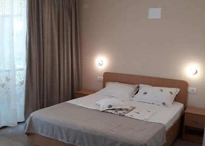 Gazde/Camere de închiriat Casa Nina