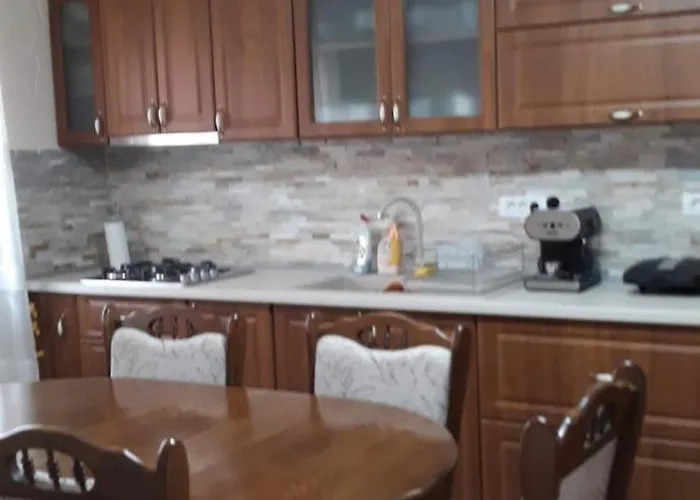 Gazde/Camere de închiriat Casa Nina *